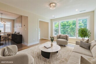 7026 W Diversey Ave in Chicago, IL - Building Photo - Building Photo