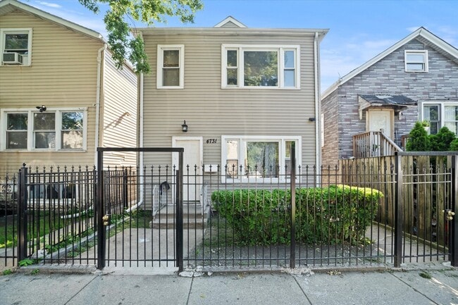 property at 4731 S Laflin St