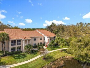 106 Siena Way in Naples, FL - Foto de edificio - Building Photo