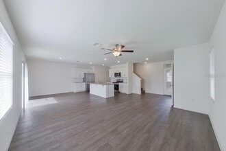 31909 Katelin Cir in Leesburg, FL - Building Photo - Building Photo