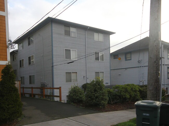 6734 Mary Ave NW in Seattle, WA - Foto de edificio - Building Photo