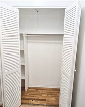 1515 W Morse Ave, Unit STUDIO in Chicago, IL - Building Photo - Building Photo