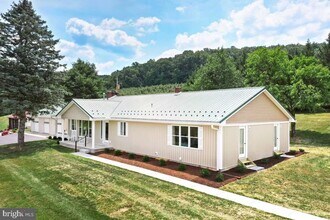 790 Bendersville Wenksville Rd in Aspers, PA - Building Photo - Building Photo