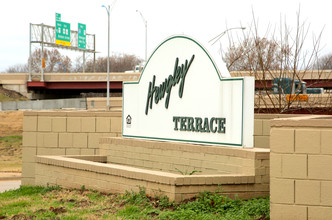 Hewgley Terrace in Tulsa, OK - Building Photo - Building Photo