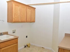 2914 Farmington Ave in Medford, OR - Building Photo - Building Photo