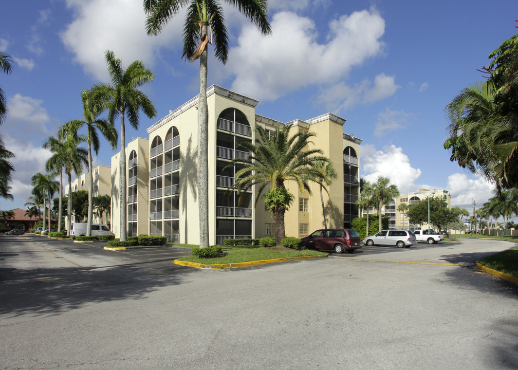 Coral Gate West in Miami Lakes, FL - Building Photo