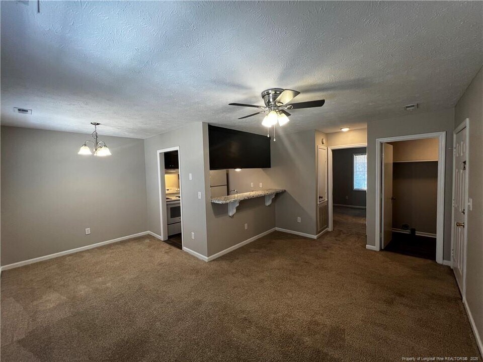 1425 Ireland Dr in Fayetteville, NC - Building Photo