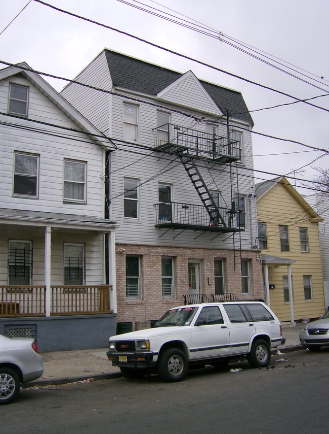 176A Parker St in Newark, NJ - Building Photo - Building Photo