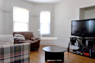 505 Washington St in Boston, MA - Building Photo - Building Photo