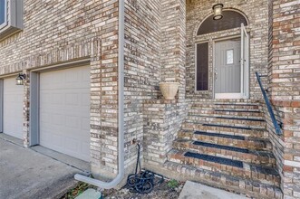 3135 Renaissance Dr in Dallas, TX - Building Photo - Building Photo