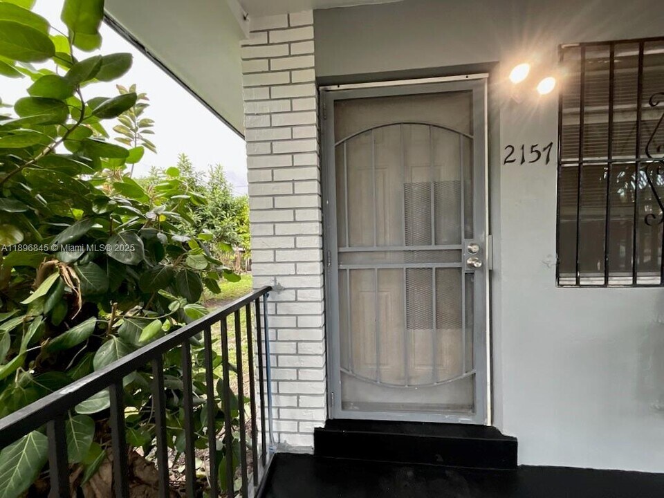 2157 NW 71st St in Miami, FL - Building Photo