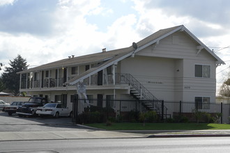 26268-26276 Gading Rd in Hayward, CA - Building Photo - Building Photo