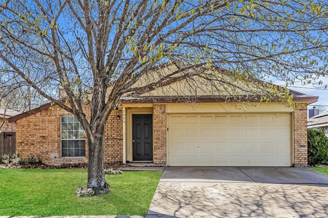 7000 Laurelhill Ct N in Fort Worth, TX - Building Photo