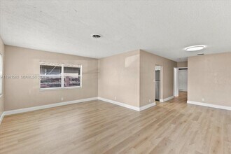 1340 NW 8th Ave in Fort Lauderdale, FL - Building Photo - Building Photo