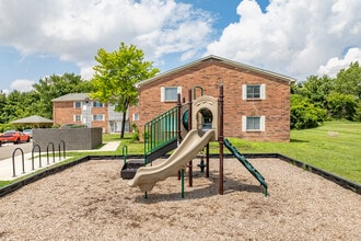 Cassady Village Apartments in Columbus, OH - Foto de edificio - Building Photo