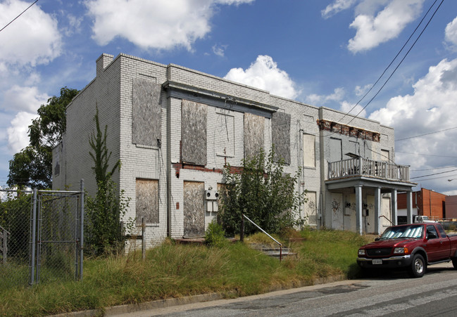 1102-1104 Oak St in Richmond, VA - Foto de edificio - Building Photo