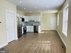 633 S 57th St in Philadelphia, PA - Building Photo - Building Photo