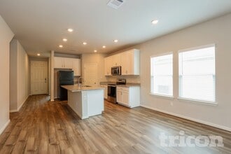 13511 Emerson Wy in Saint Hedwig, TX - Building Photo - Building Photo