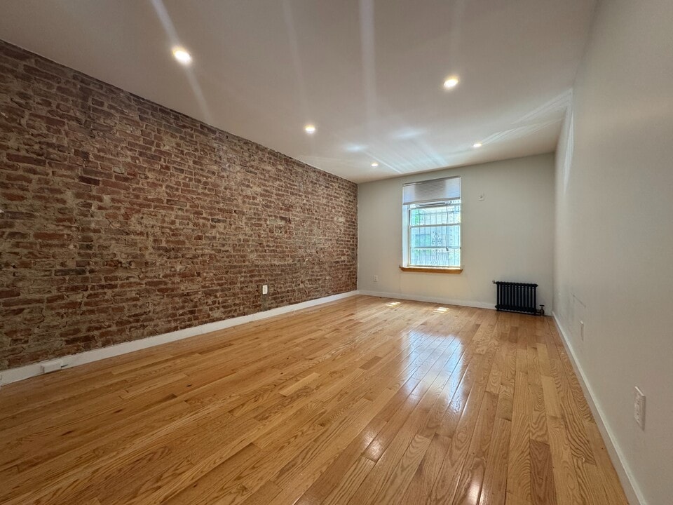 707 W 171st St in New York, NY - Building Photo