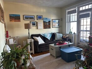 2039 Commonwealth Ave in Boston, MA - Building Photo - Building Photo