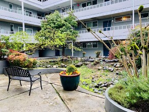 Miramar Apartments in Tacoma, WA - Foto de edificio - Building Photo