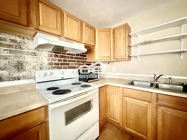 2300 Beaver Ave in Des Moines, IA - Building Photo - Building Photo