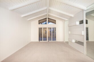 451 E Vía Carisma in Palm Springs, CA - Building Photo - Building Photo