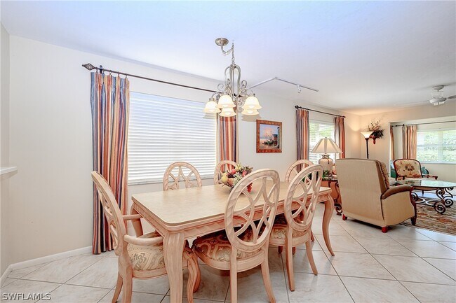 1100 9th St S in Naples, FL - Building Photo - Building Photo