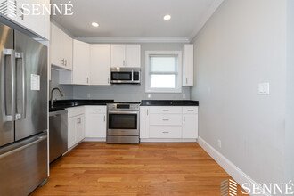 279 Concord Ave, Unit 3 in Cambridge, MA - Building Photo - Building Photo