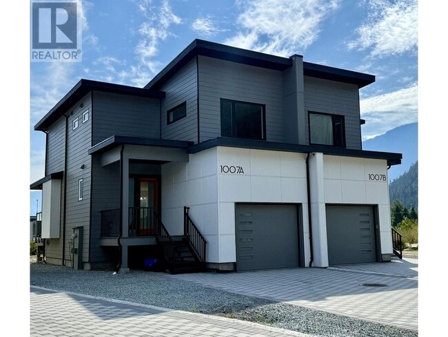 property at 1007 Phare Cres