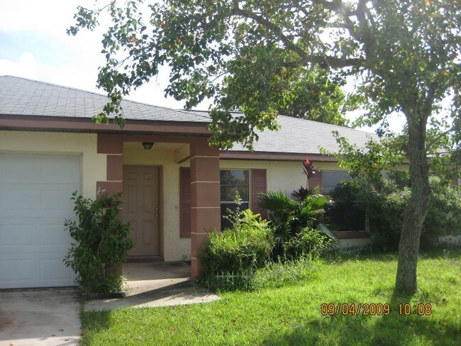 property at 978 Florida Pkwy