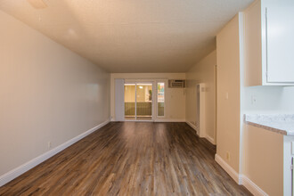 Coronado in Fremont, CA - Building Photo - Interior Photo