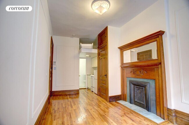 104 W 80th St in New York, NY - Foto de edificio - Building Photo