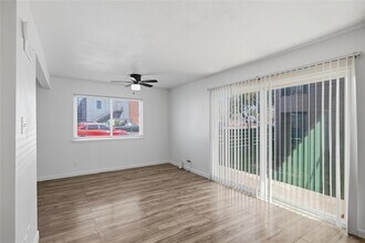 2705 Windswept Cove, Unit 101 in Austin, TX - Foto de edificio - Building Photo