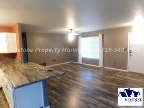 551 E Datura Dr in Pueblo West, CO - Foto de edificio - Building Photo