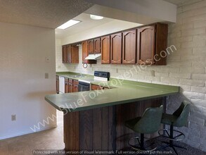 817 N Camino Seco in Tucson, AZ - Building Photo - Building Photo