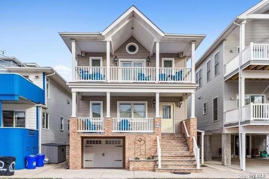18 Illinois Ave in Long Beach, NY - Foto de edificio