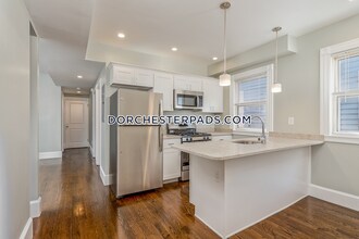 147 Boston St in Boston, MA - Building Photo - Building Photo