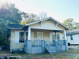 1006 Rockway Dr in Chattanooga, TN - Building Photo