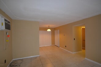 1317 Baker Dr in Melbourne, FL - Building Photo - Building Photo