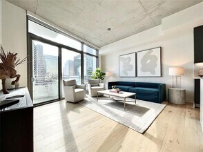 1801 N Pearl St in Dallas, TX - Foto de edificio - Building Photo