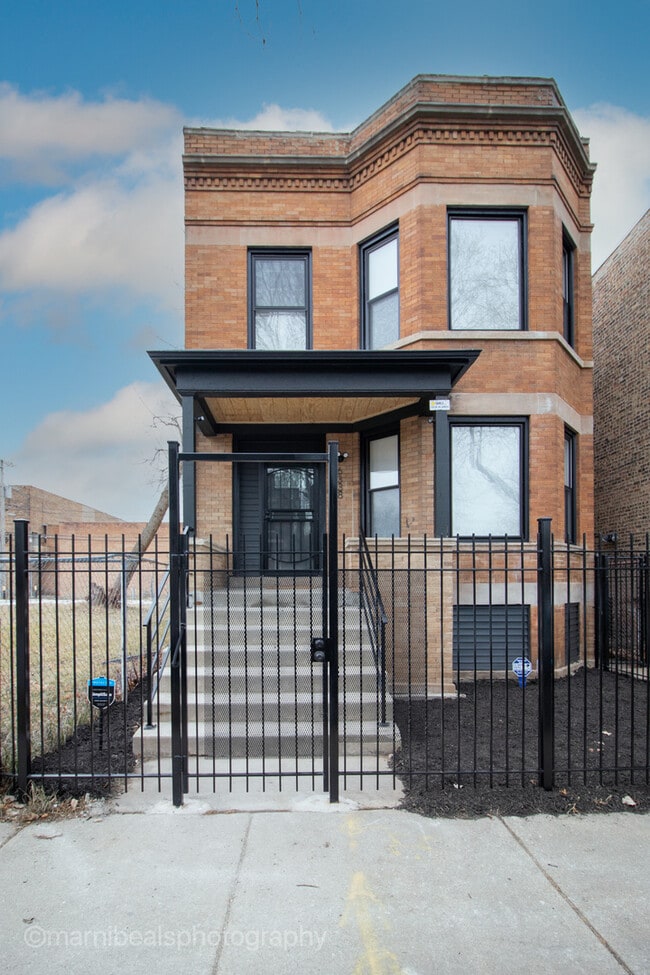 6338 S Maryland Ave, Unit 2