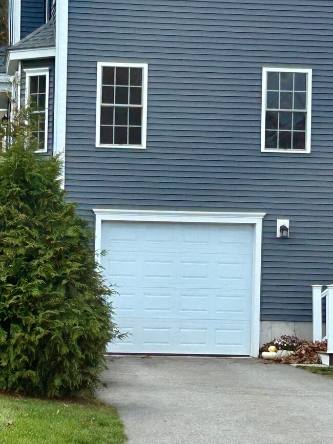 121B Robin Hill Dr in Groton, MA - Foto de edificio - Building Photo