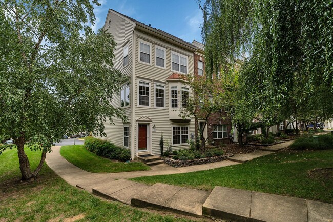 5400 Cheyenne Knoll Pl in Alexandria, VA - Foto de edificio - Building Photo