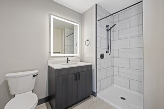 180 N Ada St-Unit -304 in Chicago, IL - Building Photo - Building Photo