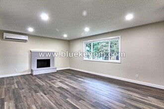 10712 NE 96th St in Vancouver, WA - Building Photo - Building Photo