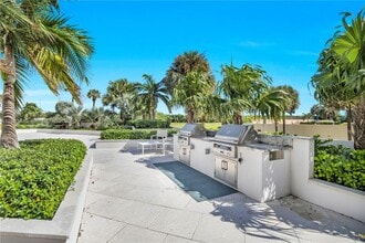 200 Ocean Trail Way in Jupiter, FL - Foto de edificio - Building Photo