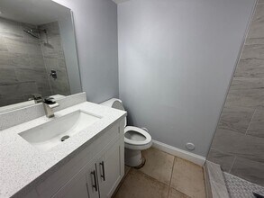 5760 Rock Island Rd, Unit 309 in Tamarac, FL - Building Photo - Building Photo