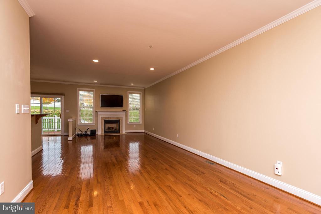 3233 Meadow View Cir in Furlong, PA - Building Photo