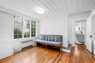 32 Stuyvesant Ave in Larchmont, NY - Building Photo - Building Photo
